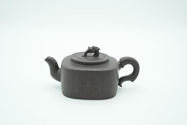 龙行龘龘